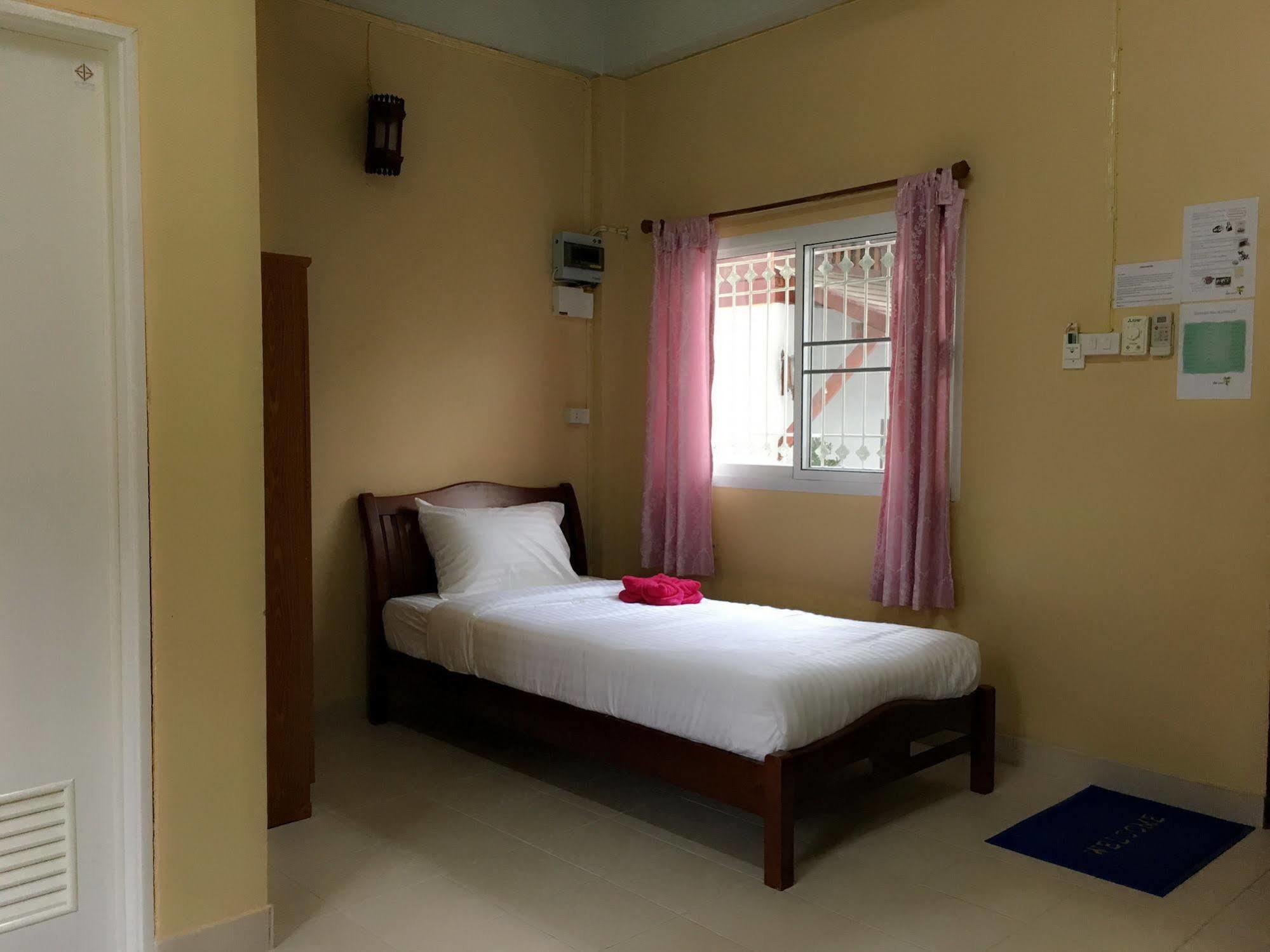 Sarin Guesthouse Ko Tao Luaran gambar