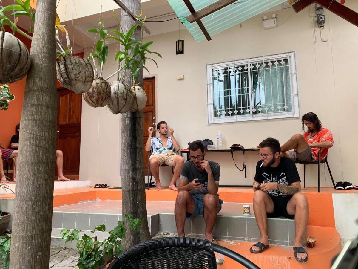 Sarin Guesthouse Ko Tao Luaran gambar